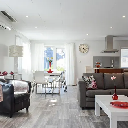 5 Bedroom Amazing In Hauge I Dalane بيت للعطل Sogndalsstrand